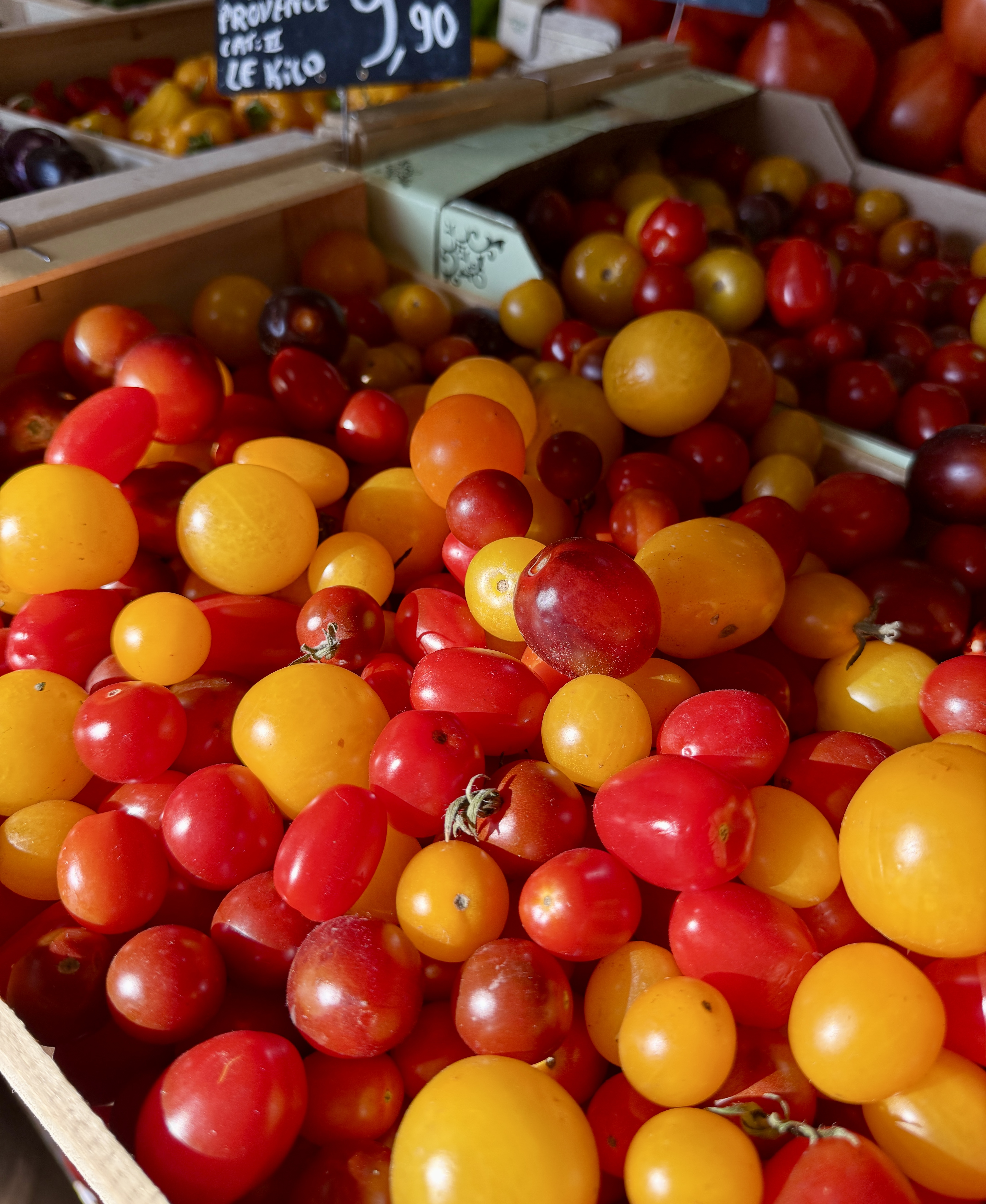 Tomates cerises colorées de Provence